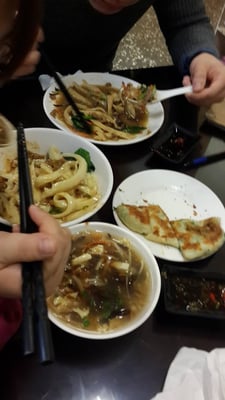 川畝園麵食館 by null