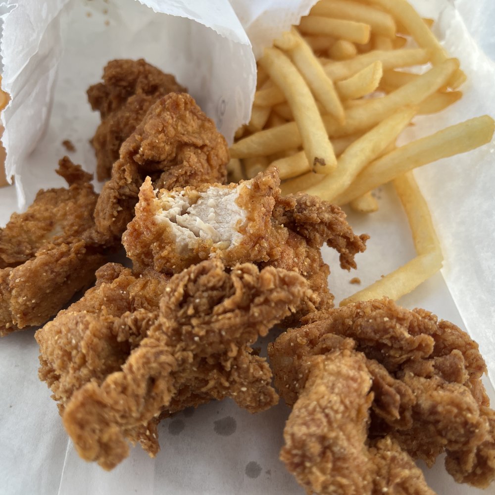 Red Light Chicken - 6 piece Chicken Nuggets and shoe string fries $13 (w/ drink) - Chicken Shop Near Me - Chicago, Illinois Red Light Chicken - 6 piece Chicken Nuggets and shoe string fries $13 (w/ drink) - Chicken Shop Near Me - Chicago, Illinois