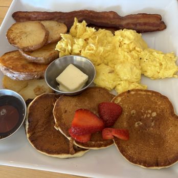 Humble Bee - Farm boy breakfast plate - Breakfast & Brunch Near Me - Northridge, California Humble Bee - Farm boy breakfast plate - Breakfast & Brunch Near Me - Northridge, California