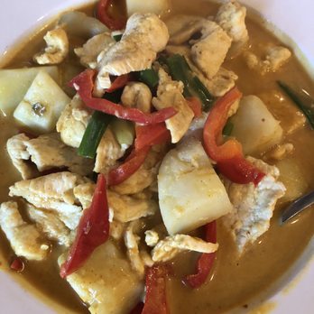 Bangkok Thai Restaurant - Yellow curry - Chinese Near Me - Stow, Ohio