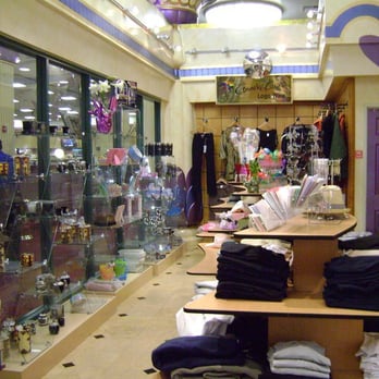 Commerce Casino Gift Shop - clothing display - Convenience Stores Near Me - Commerce, California