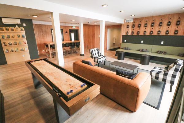 LOGE Leavenworth Downtown by null