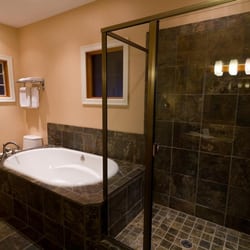 Halcyon Hot Springs - Bathroom inside one of the chalets