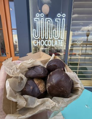 Jinji Chocolate by null