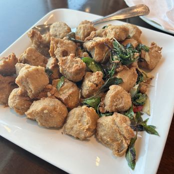 Vege Valley - "Popcorn chicken" Crispy Vege Chicken Nuggets with Basil 鹽酥雞塊 - Vegetarian Near Me - San Gabriel, California Vege Valley - "Popcorn chicken" Crispy Vege Chicken Nuggets with Basil 鹽酥雞塊 - Vegetarian Near Me - San Gabriel, California