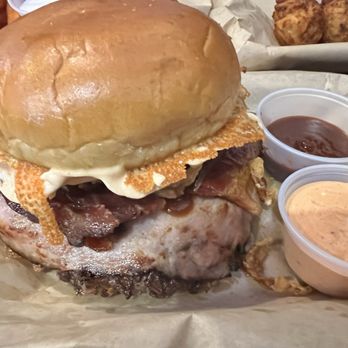 Bo & Vine Burger - Pitmaster burger - American Near Me - Salem, Oregon Bo & Vine Burger - Pitmaster burger - American Near Me - Salem, Oregon