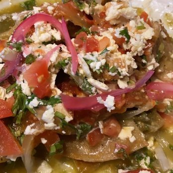 Gourmet Marché - design your own chilaqueles - so bomb!! - Buffets Near Me - Cancún, ROO