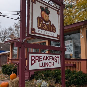 Peach's - Breakfast & Brunch Near Me - North Conway, New Hampshire