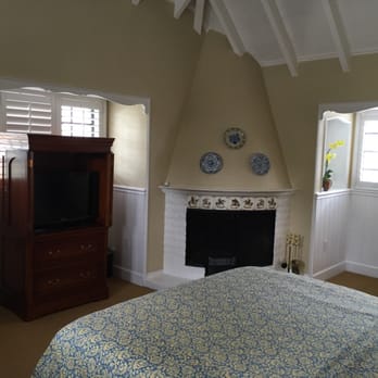 The Normandy Inn - Room 102 - Hotels Near Me - Carmel, California The Normandy Inn - Room 102 - Hotels Near Me - Carmel, California