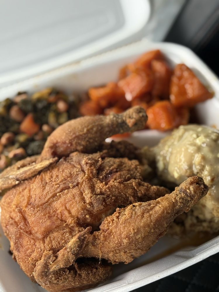 Stacey's Slappin Soul Food Logo