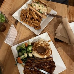 Kaya's Kitchen - Seitan Pepper Steak and "Chicken Parm"