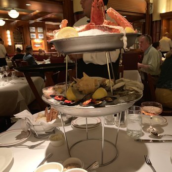 Shaw's Crab House - Shaw 's Seafood Platter - Seafood Near Me - Chicago, Illinois Shaw's Crab House - Shaw 's Seafood Platter - Seafood Near Me - Chicago, Illinois