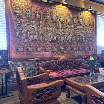Elephant Thai Cuisine - Beautiful decorations - Thai Near Me - Vallejo, California