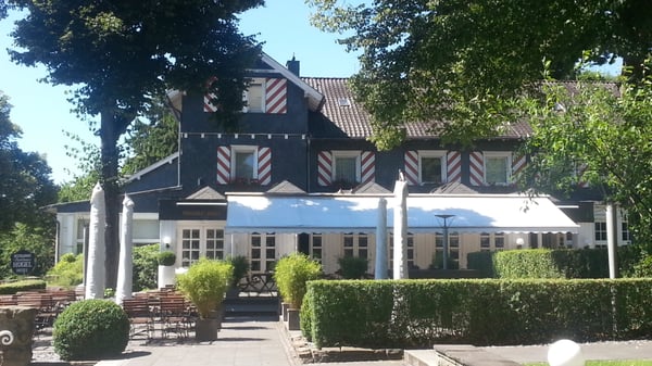Parkhaus Hügel by null