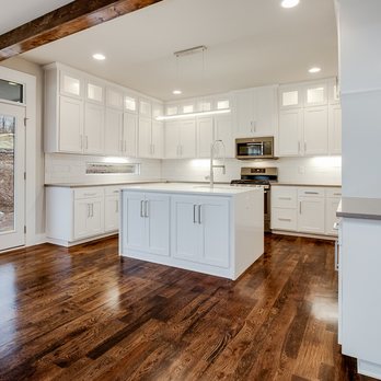 Trumark Homes - a kitchen with hardwood floors - General Contractors Near Me - Blue Springs, Missouri Trumark Homes - a kitchen with hardwood floors - General Contractors Near Me - Blue Springs, Missouri