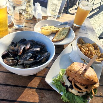 Belmont Brewing - Buttery mussels!! Needed to ask for more bread to dip lol 10/10 - Breweries Near Me - Long Beach, California