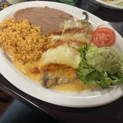 Mi Familia Mexican Restaurant - Chile Relleno Dinner