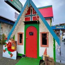 City of Poulsbo - Cute little Santa House!!