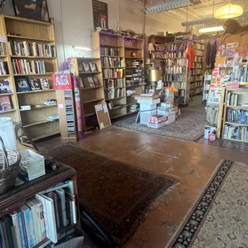Bookends in Florence - Bookstores Near Me - Florence, Massachusetts