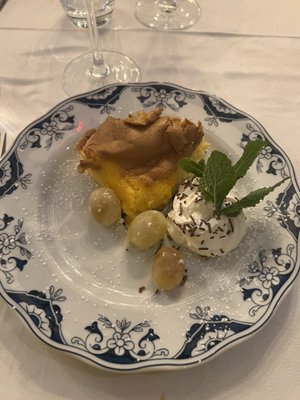 Restaurante "O Escondidinho" by null