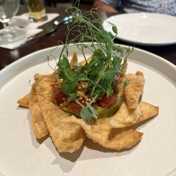MW Restaurant - Poke nachos - New American Near Me - Honolulu, Hawaii MW Restaurant - Poke nachos - New American Near Me - Honolulu, Hawaii