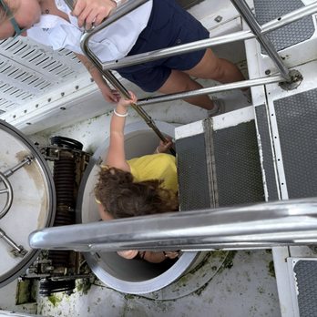 Atlantis Submarines Waikiki - Entrance - Kids Activities Near Me - Honolulu, Hawaii