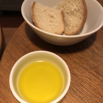 Pasta Fresca - Complimentary bread & olive oil - Italian Near Me - Prague, Puerto Rico