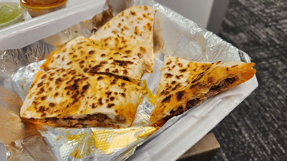 Food from el consome de morelos