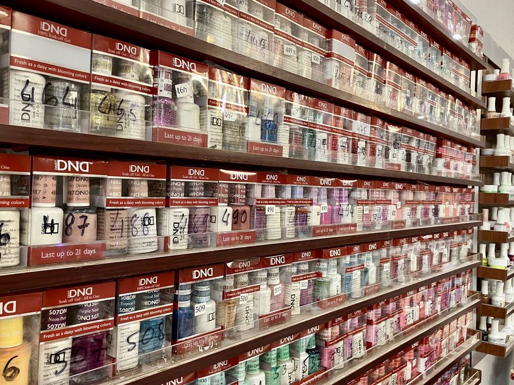 PRO NAILS Updated July 2024 104 Photos & 41 Reviews 215 W Bandera