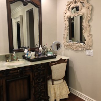 Daniel's Custom Upholstery - Furniture Reupholstery Near Me - Thousand Oaks, California Daniel's Custom Upholstery - Furniture Reupholstery Near Me - Thousand Oaks, California