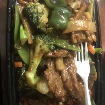 Tang's Chinese Restaurant - Hunan Beef and broccoli and peppers. Regular size, with rice; enough for 2or more. Loved it. - Chinese Near Me - Grayslake, Illinois Tang's Chinese Restaurant - Hunan Beef and broccoli and peppers. Regular size, with rice; enough for 2or more. Loved it. - Chinese Near Me - Grayslake, Illinois