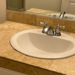 Fixed bath tub
