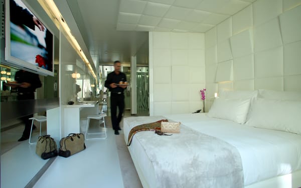 The Mirror Barcelona by null