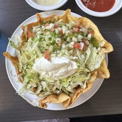 Los Reyes Mexican Restaurant - Lunch taco salad with steak and chicken