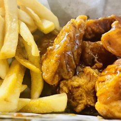 The Bowman House Southern Kitchen - 8 Boneless wings with fries $6.99