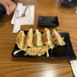 Nomi Sushi & Hibachi - Gyoza (6)