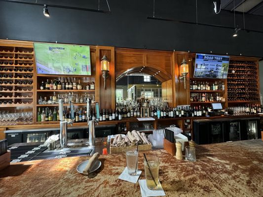 Crave Kitchen & Cocktails by null