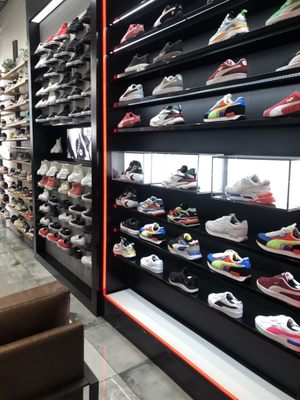 Shoe Palace by null