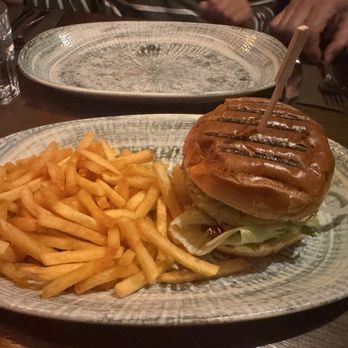 The Bishops Arms - Swiss burger - Restaurants Near Me - Göteborg, O