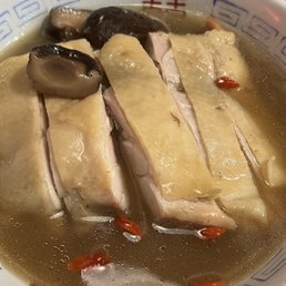 Tang's Herbal Chicken Noodle Soup 药膳鸡汤面