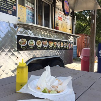 Taqueria El Alacran - The front of the taco cart. - Tacos Near Me - Alvin, Texas Taqueria El Alacran - The front of the taco cart. - Tacos Near Me - Alvin, Texas