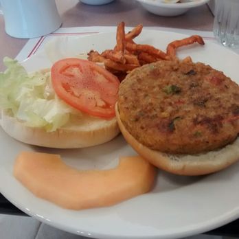 Rosedale Villa - Veggie burger and yam fries - Assisted Living Facilities Near Me - Edmonton, Alberta Rosedale Villa - Veggie burger and yam fries - Assisted Living Facilities Near Me - Edmonton, Alberta