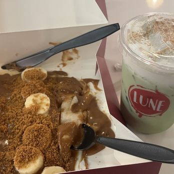 Lune Cafe - Biscoff crepe and cookie butter matcha - Desserts Near Me - Tacoma, Washington