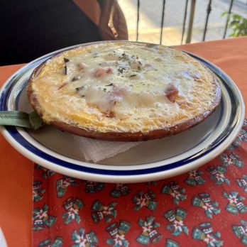 La Cazuela M & J - Cazuela with ham, tomatoes, mushrooms. It's chef's kiss! - Mexican Near Me - Isla Mujeres, ROO La Cazuela M & J - Cazuela with ham, tomatoes, mushrooms. It's chef's kiss! - Mexican Near Me - Isla Mujeres, ROO