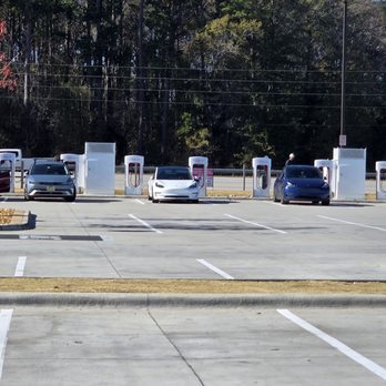 Buc-ee’s - E chargers - Gas Stations Near Me - Florence, South Carolina
