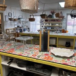 The Good Neighbor Thrift Store - Kitchen room