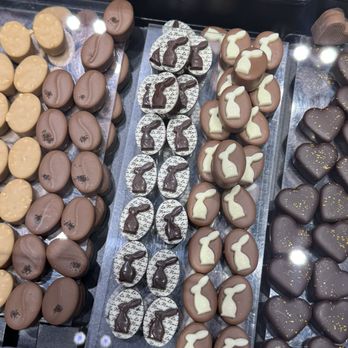 Läderach chocolatier suisse - Beautiful dark and milk chocolate truffles - Chocolatiers & Shops Near Me - Cerritos, California