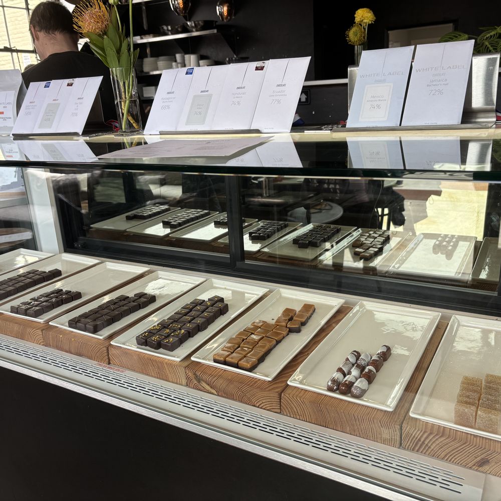 The Chocolate Studio - Chocolate truffle case - Chocolatiers & Shops Near Me - Santa Cruz, California