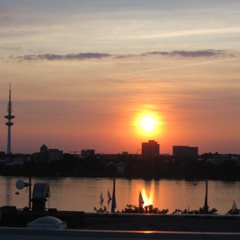 Campari Dachterrasse - Cocktail Bars Near Me - Hamburg, HH Campari Dachterrasse - Cocktail Bars Near Me - Hamburg, HH