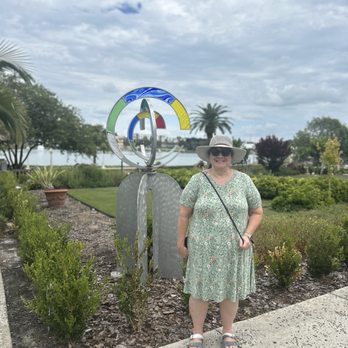 Hollis Garden - Art sculptures in the garden - Botanical Gardens Near Me - Lakeland, Florida